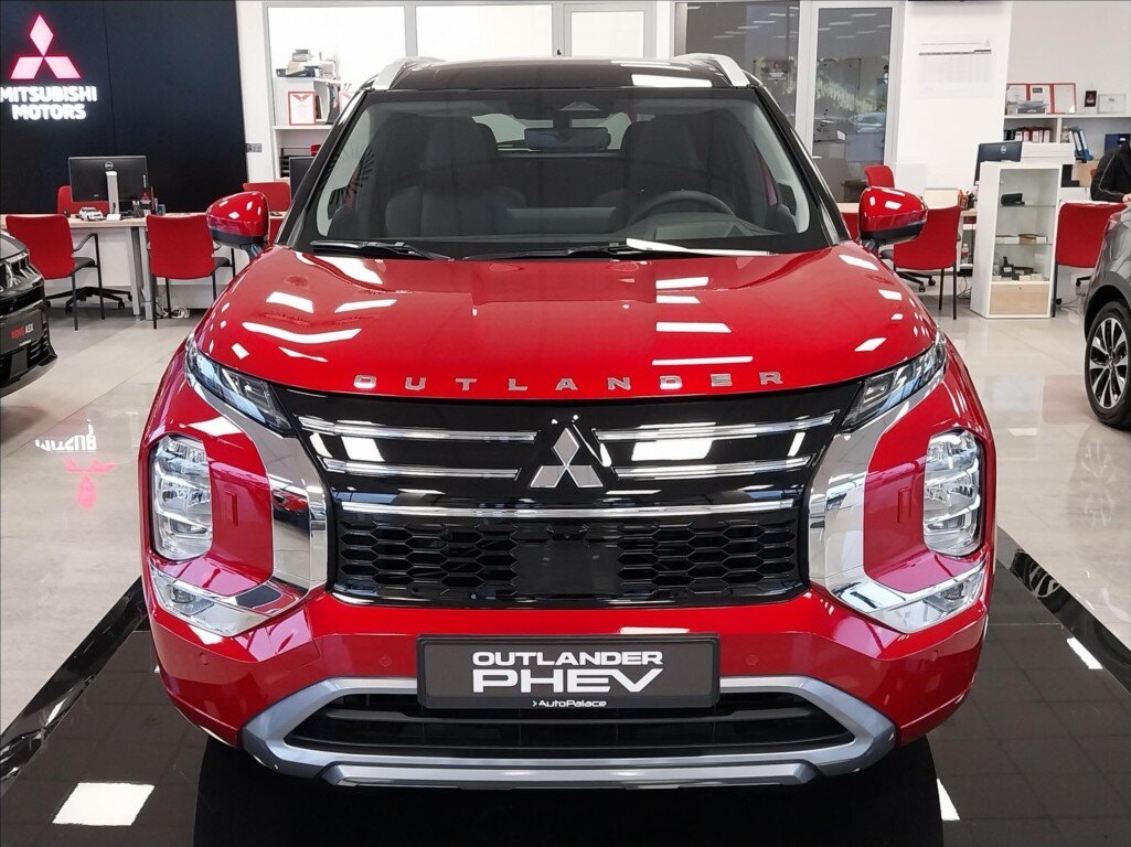 Mitsubishi Outlander SUV 2,4 l 225 kw