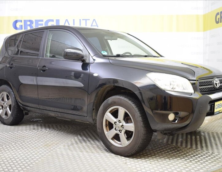 Toyota RAV4 SUV 2,0 l 112 kw