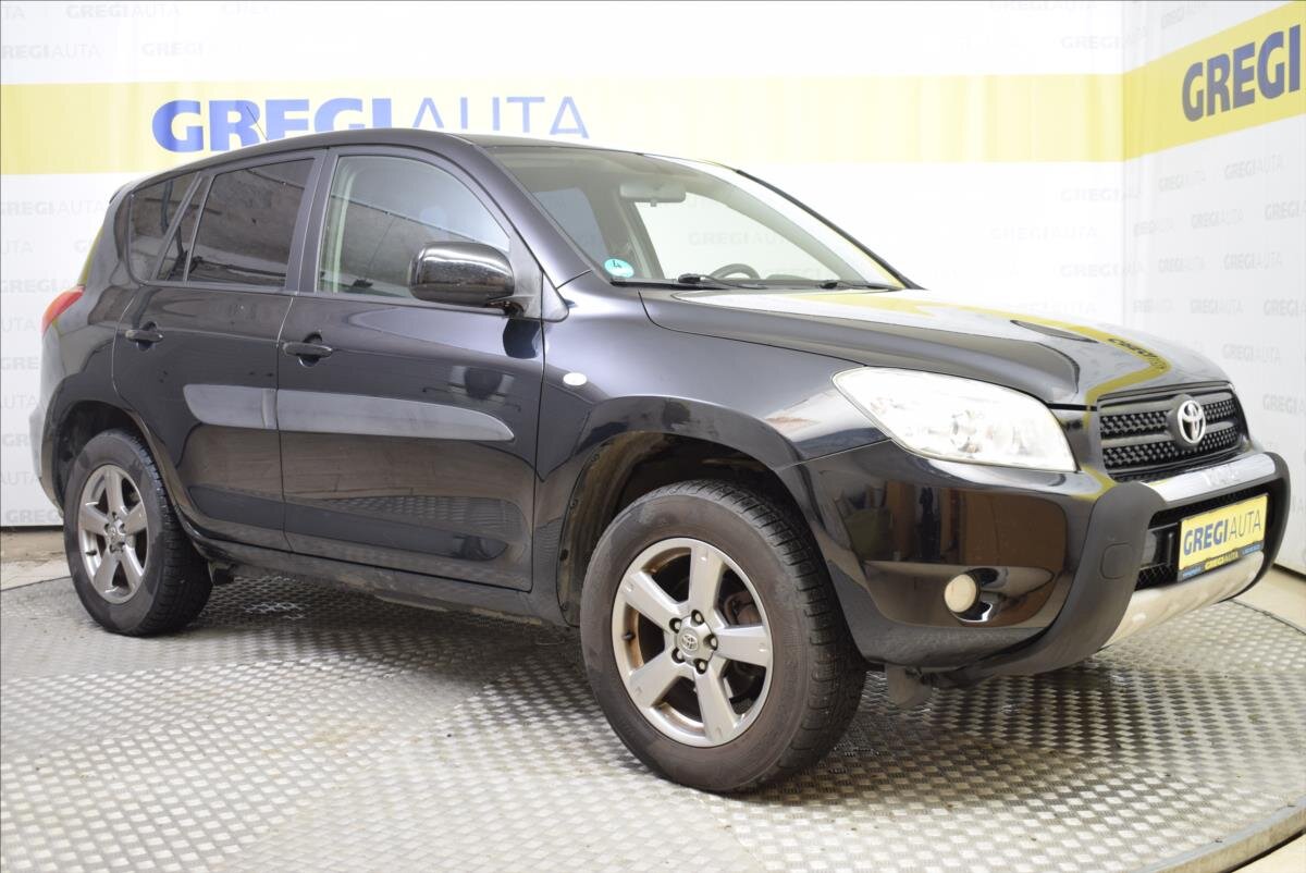 Toyota RAV4 SUV 2,0 l 112 kw