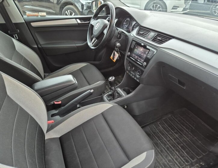 Škoda Rapid Sedan / Limuzína 999,0 70 kw