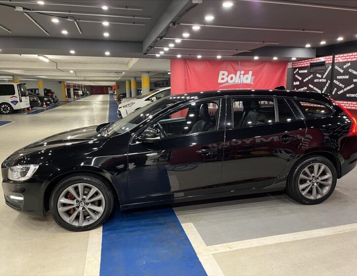 Volvo V60 Kombi 2,4 l 140 kw