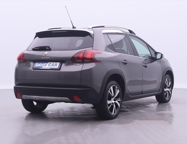 Peugeot 2008 SUV 1,2 l 81 kw