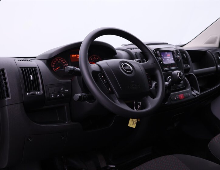 Opel Movano Skříň 2,2 l 88 kw