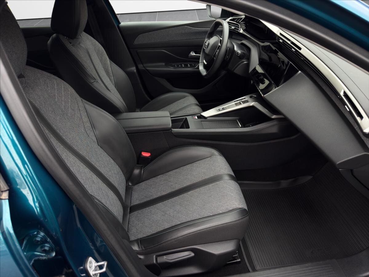 Peugeot 408 Liftback 1,2 l 96 kw