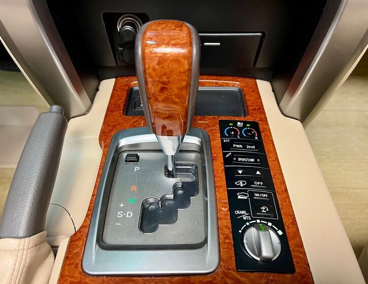 Toyota Land Cruiser 21