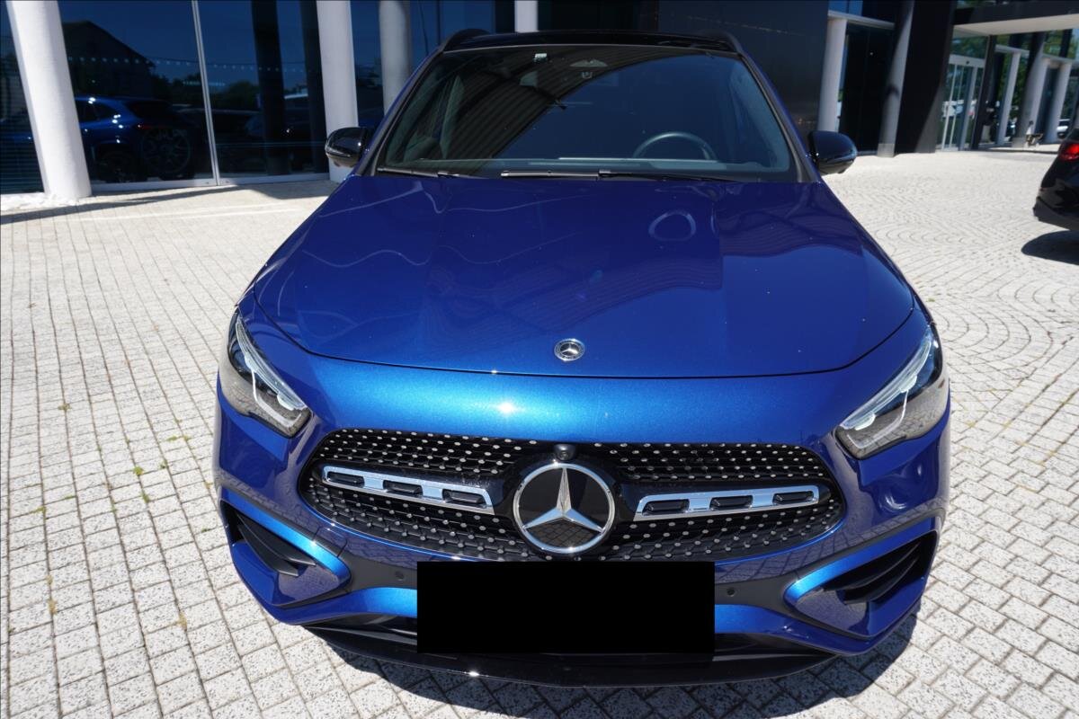 Mercedes-Benz GLA SUV 1,3 l 120 kw