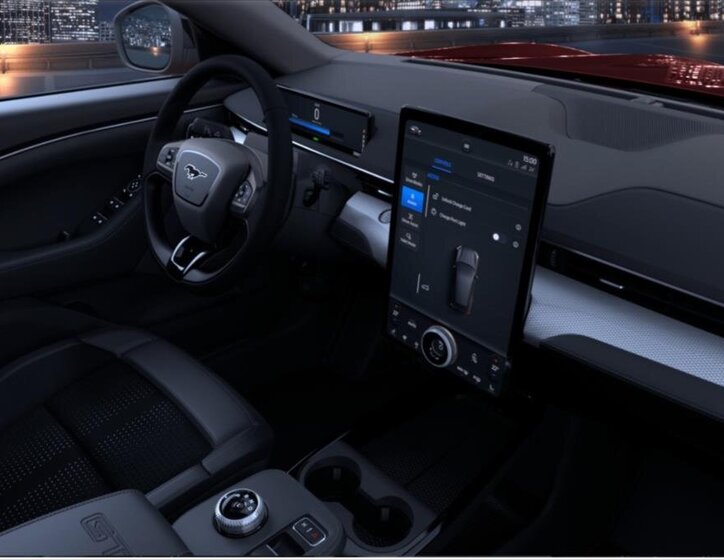 Ford Mustang Mach-E SUV 0,0 358 kw