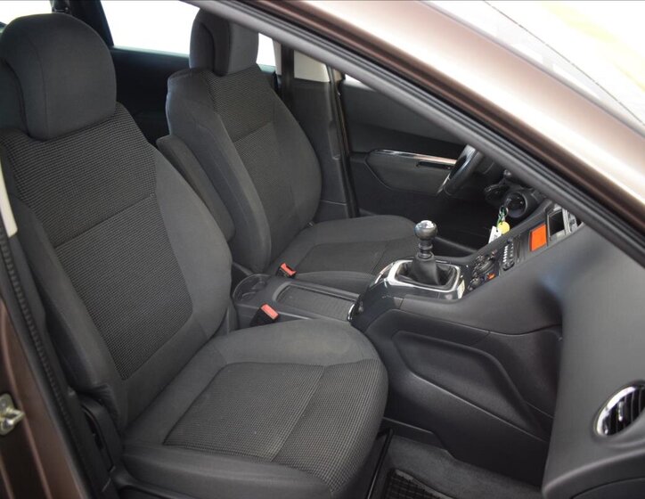 Peugeot 5008 MPV 1,6 l 88 kw