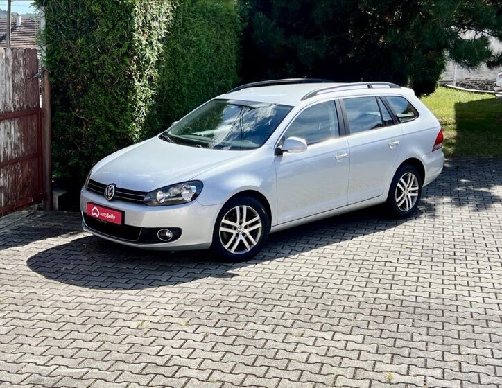 Volkswagen Golf Kombi 1,6 l 77 kw