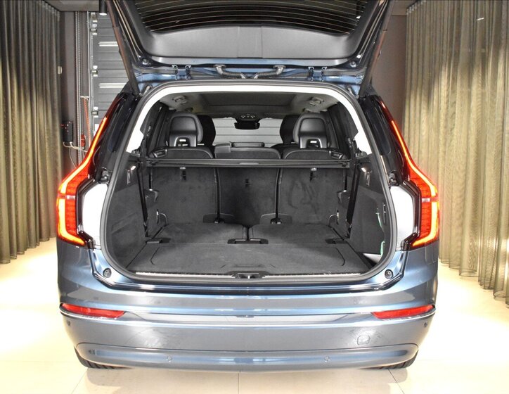 Volvo XC90 SUV / Terénní 2,0 l 335 kw