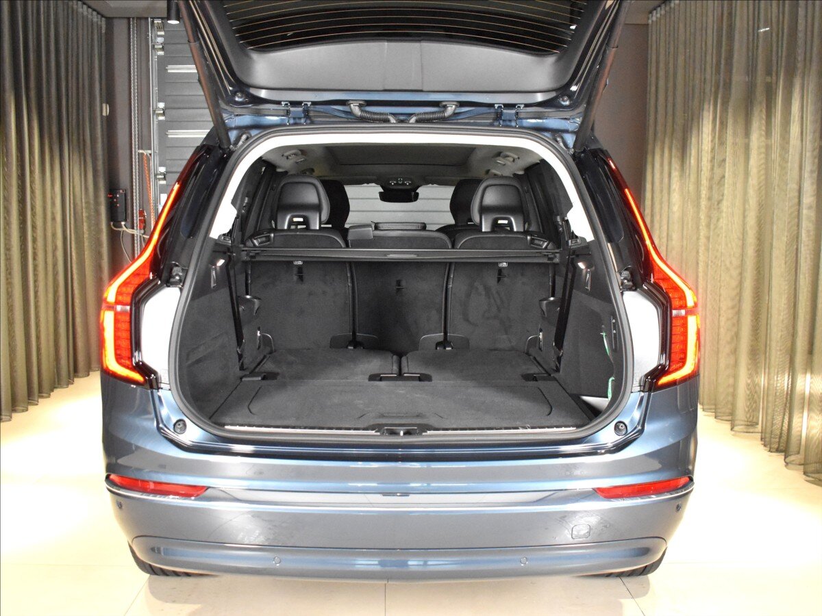 Volvo XC90 SUV / Terénní 2,0 l 335 kw