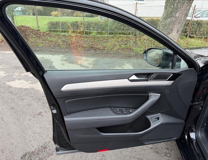 Volkswagen Passat 10