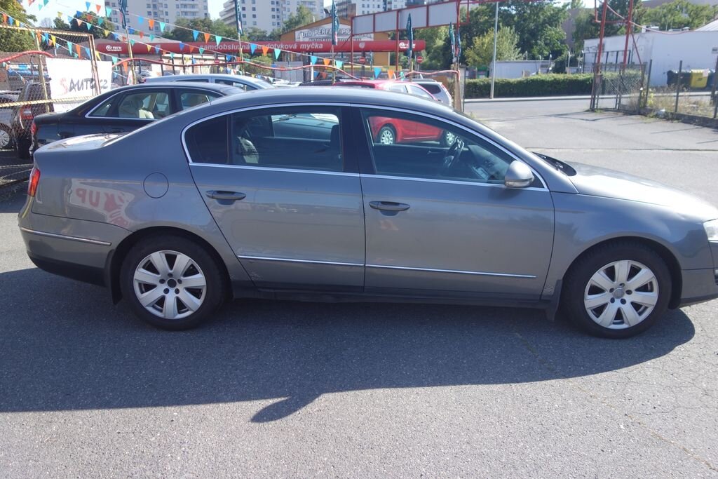Volkswagen Passat Sedan 2,0 l 103 kw