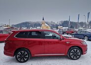 Mitsubishi Outlander SUV 2,4 l 165 kw