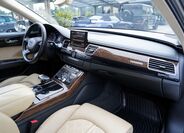 Audi A8 26