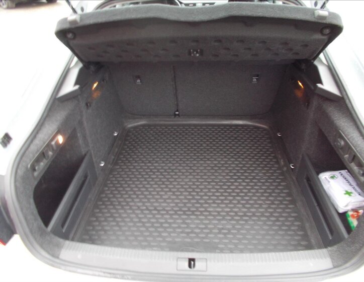 Škoda Superb Sedan / Limuzína 2,0 l 110 kw