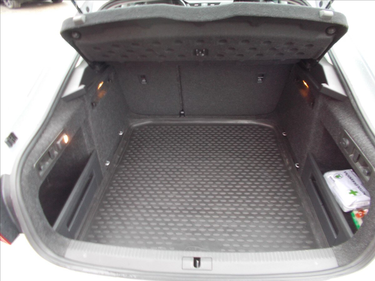 Škoda Superb Sedan / Limuzína 2,0 l 110 kw