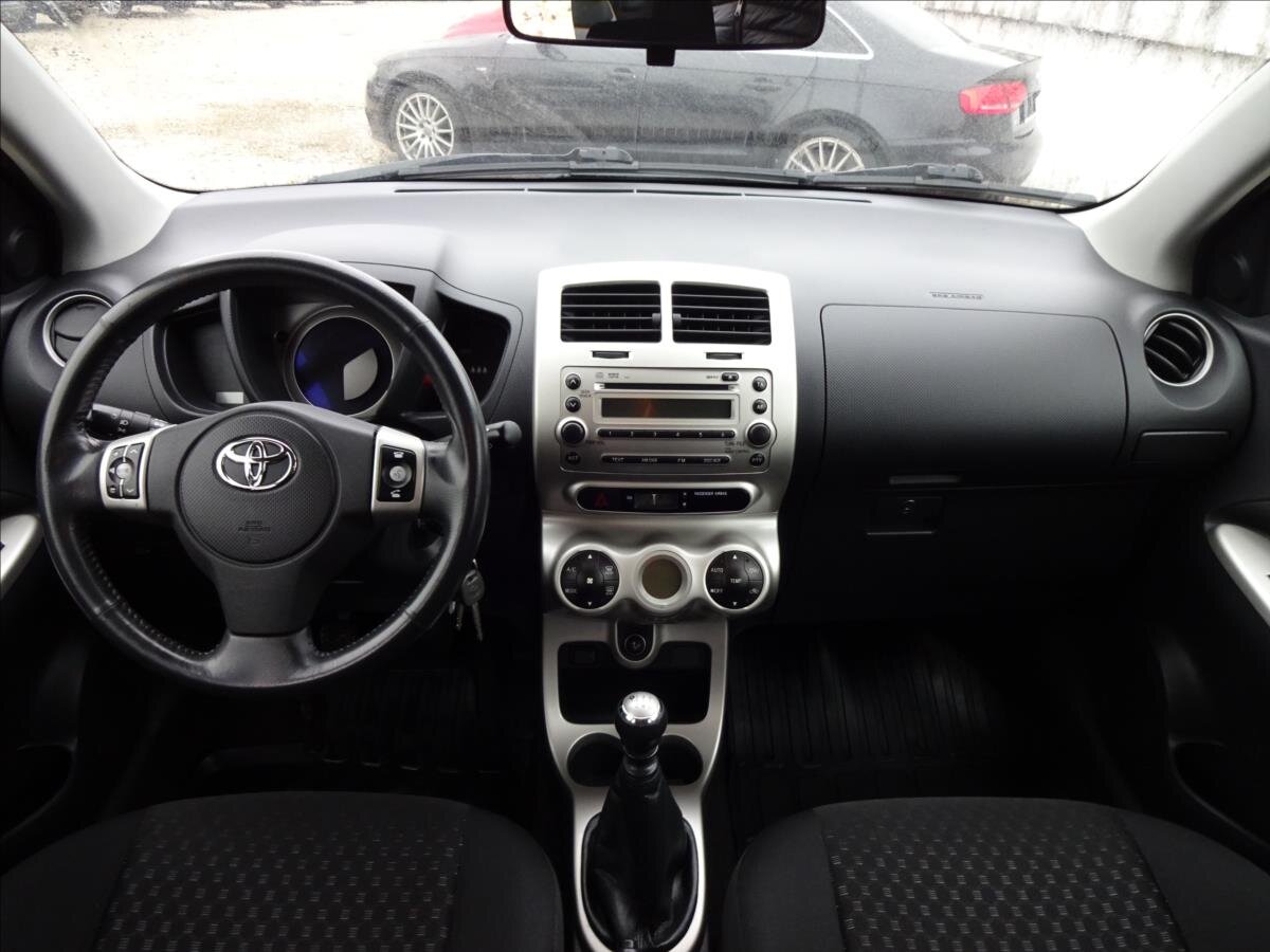 Toyota Urban Cruiser Hatchback 1,3 l 74 kw