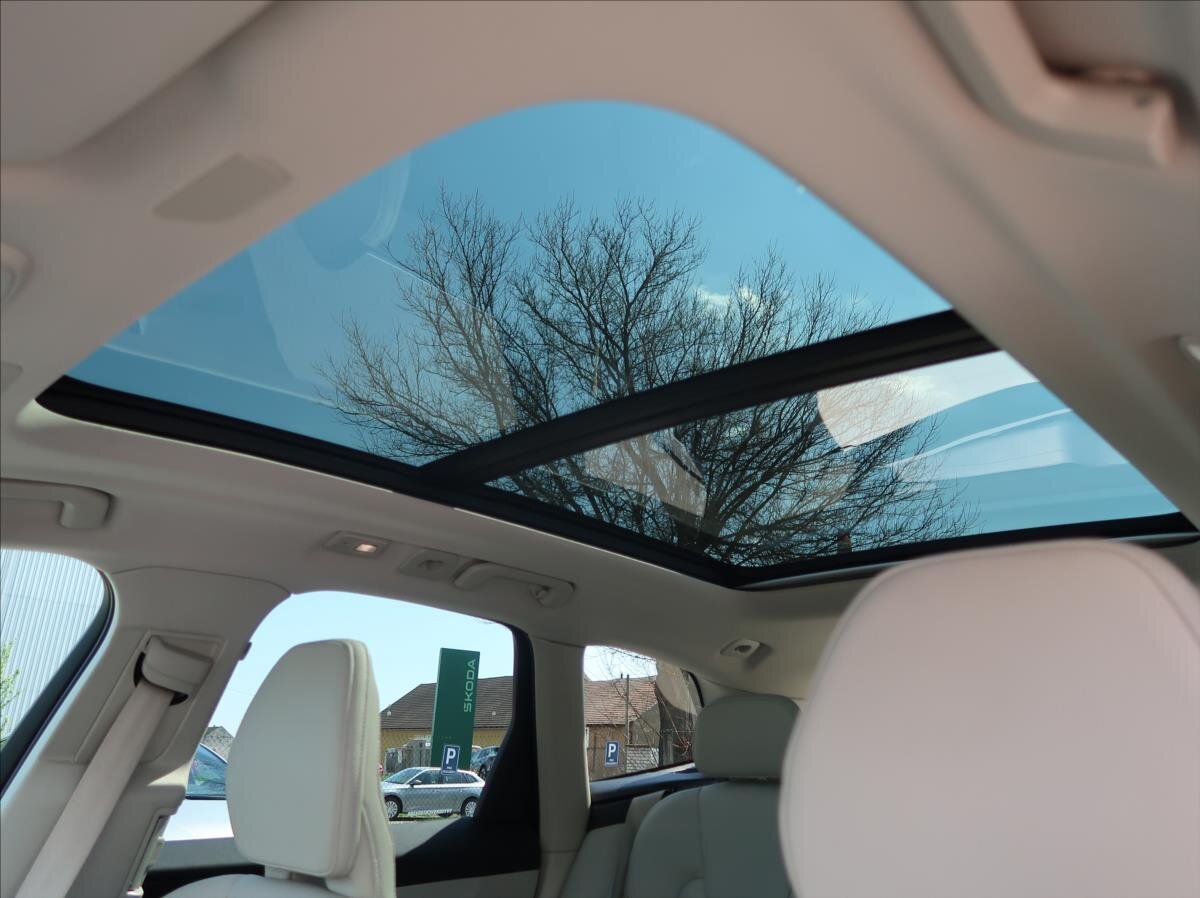 Volvo XC60 SUV / Terénní 2,0 l 145 kw