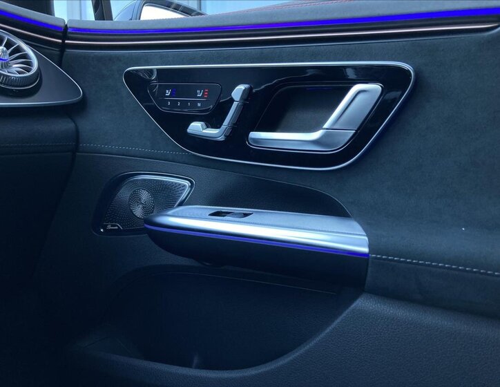 Mercedes-Benz EQE 18