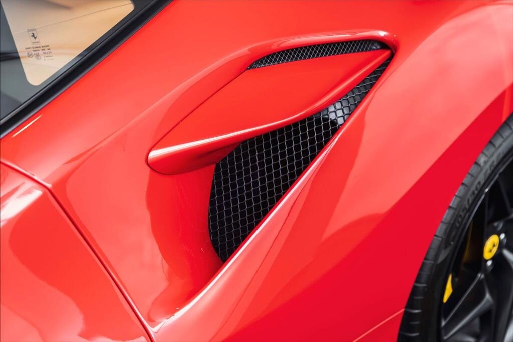 Ferrari Ostatní Kupé 3,9 l 530 kw