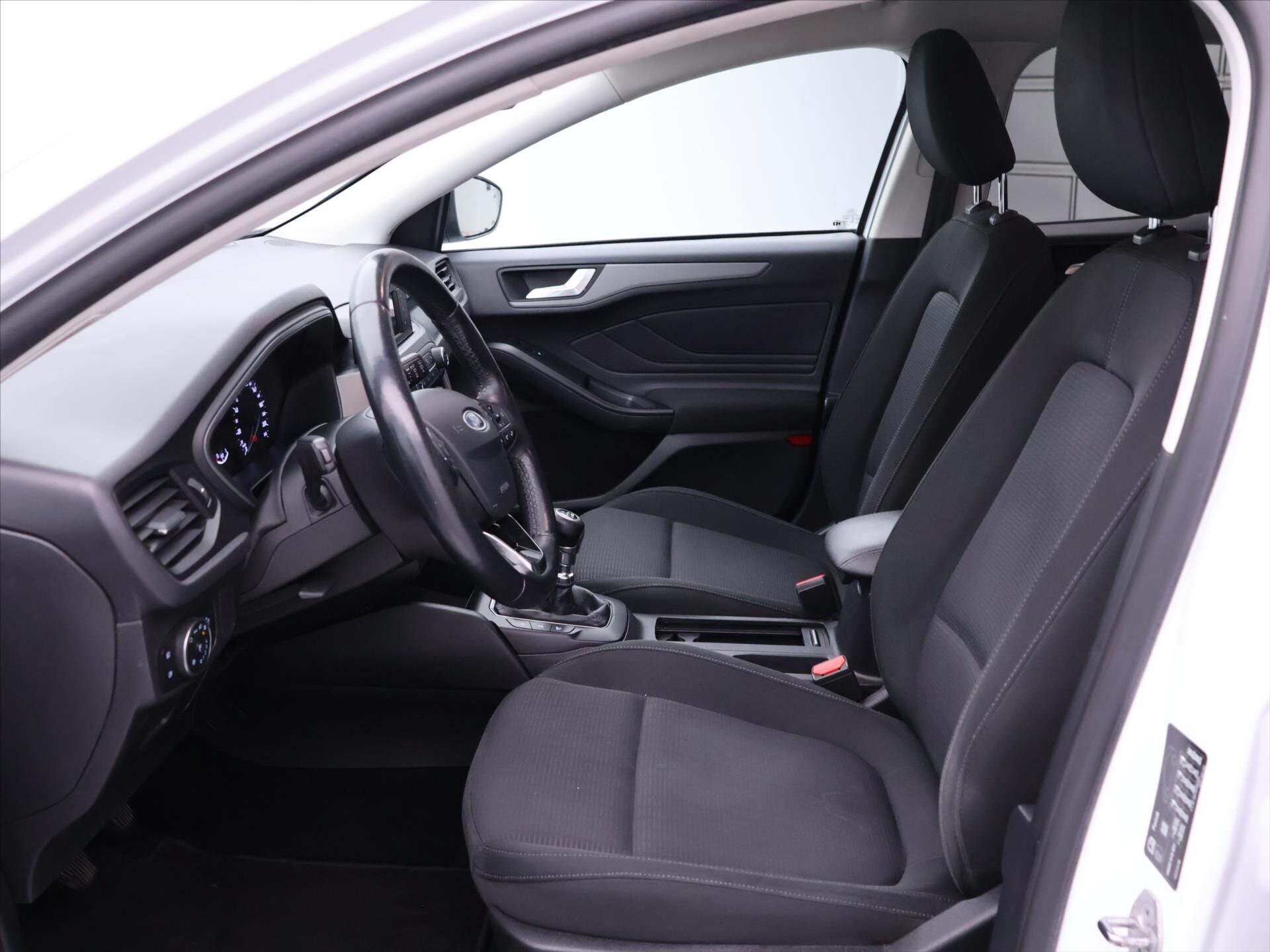 Ford Focus Kombi 999,0 74 kw