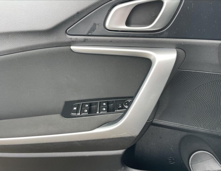 KIA Ceed Hatchback 998,0 73 kw