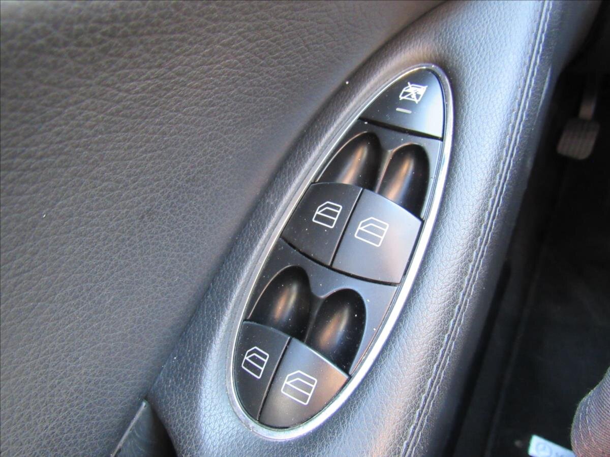 Mercedes-Benz CLS Sedan / Limuzína 3,0 l 165 kw