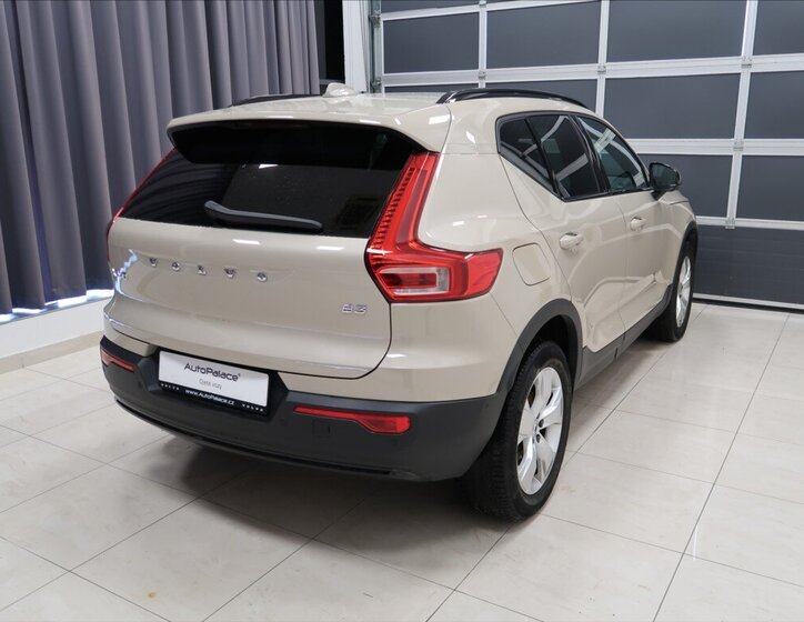 Volvo XC40 SUV 2,0 l 120 kw
