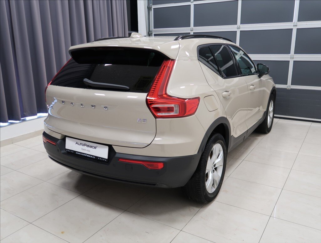 Volvo XC40 SUV 2,0 l 120 kw