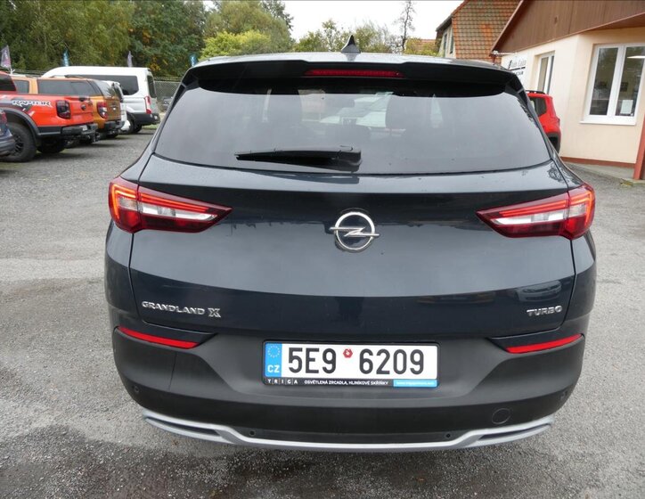 Opel Grandland X SUV / Terénní 1,2 l 96 kw