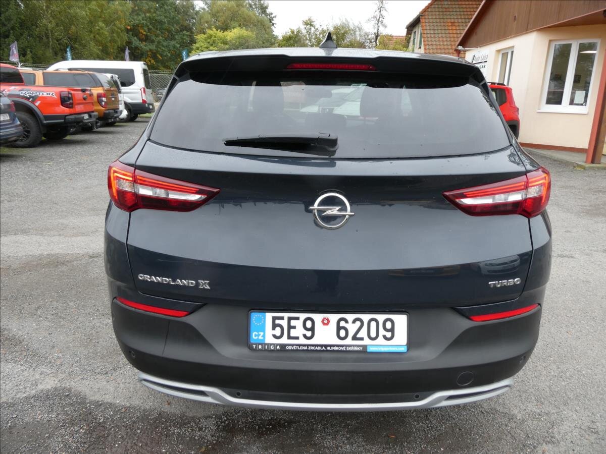 Opel Grandland X SUV / Terénní 1,2 l 96 kw