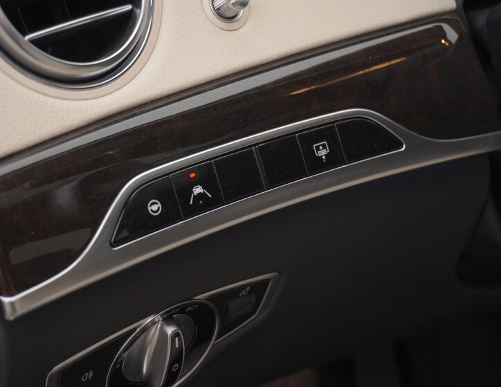 Mercedes-Benz Třídy S 32