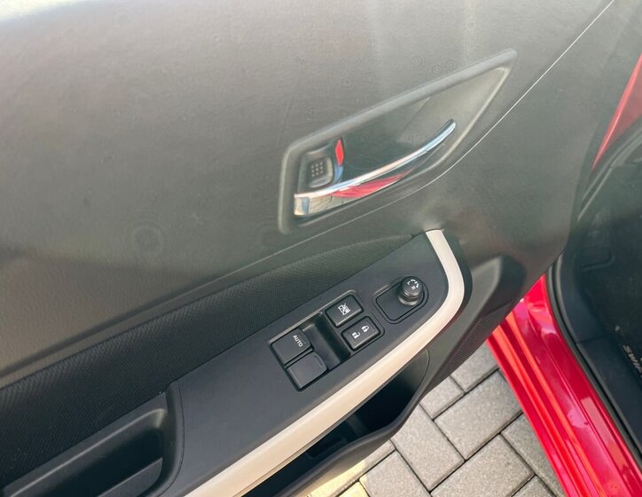 Suzuki Swift Hatchback 1,2 l 61 kw