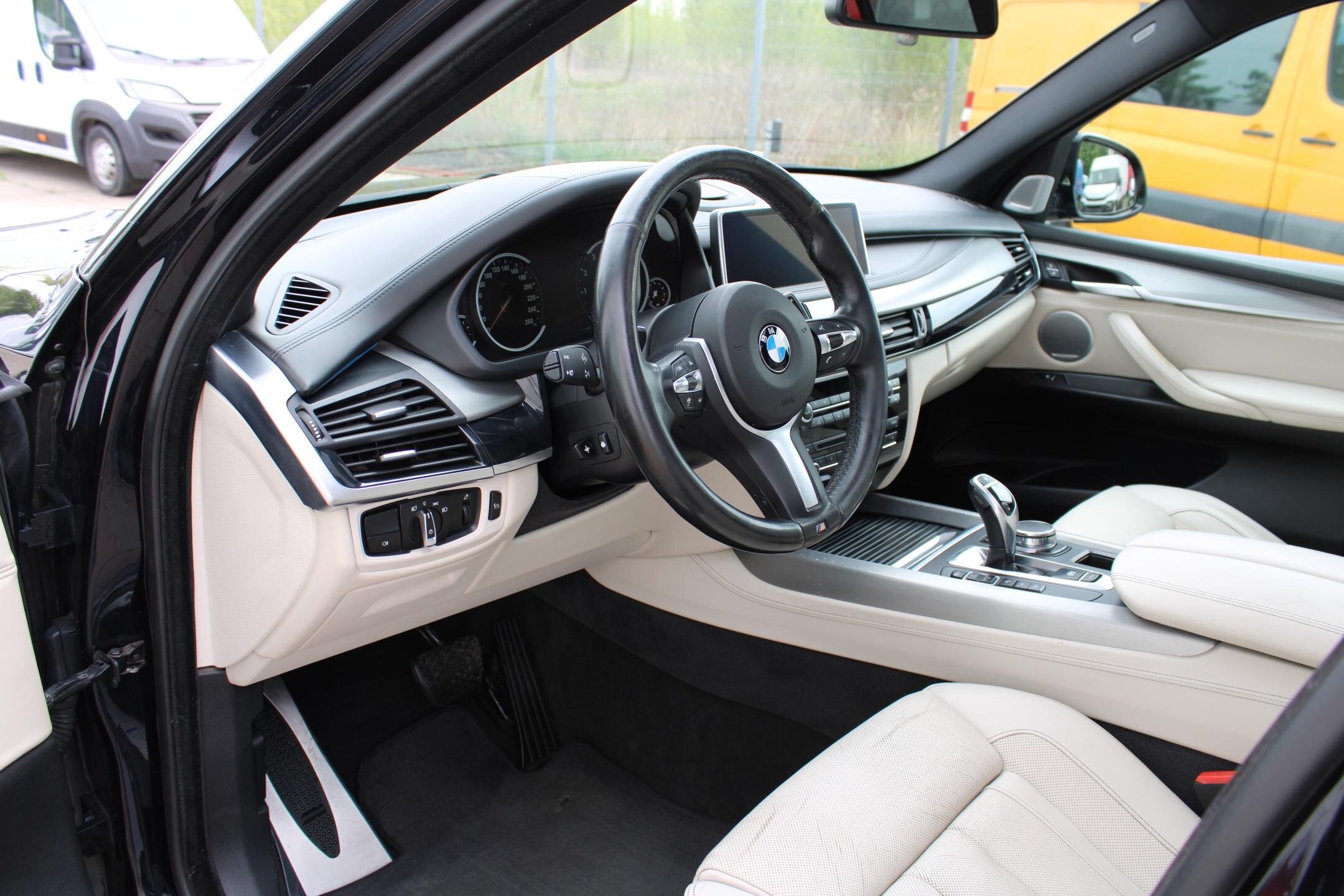 BMW X5 SUV / Terénní 3,0 l 225 kw