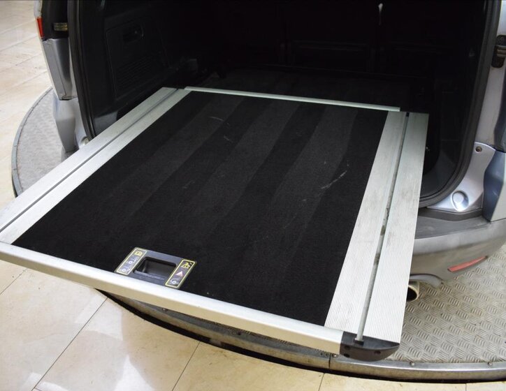 Ford S-MAX MPV 2,5 l 162 kw