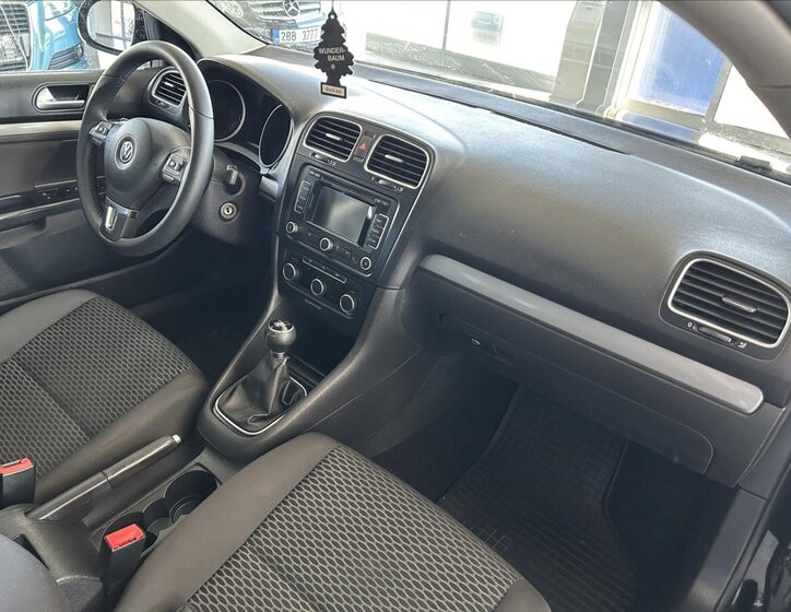 Volkswagen Golf Kombi 1,6 l 77 kw