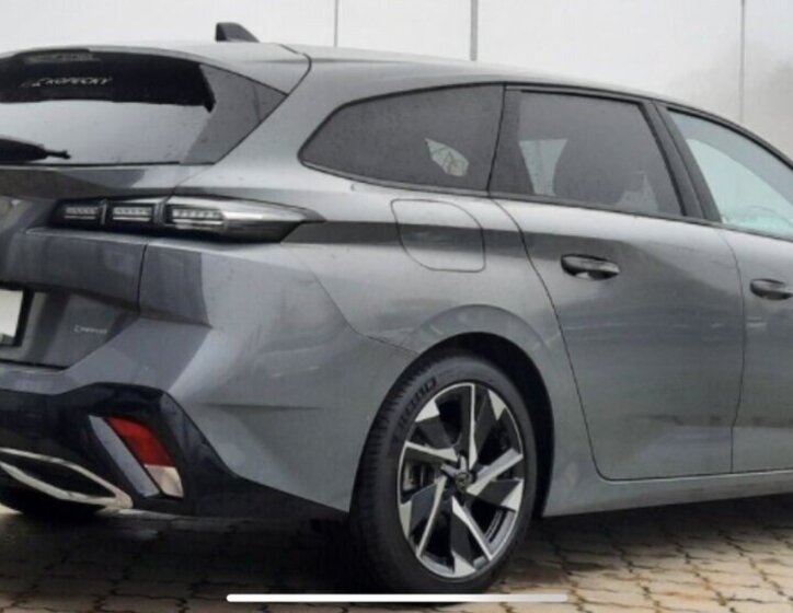 Peugeot 308 SUV 0,0 96 kw