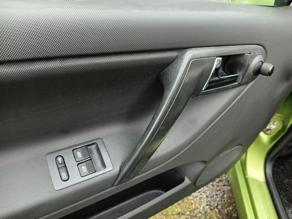 Volkswagen Polo Hatchback 999,0 37 kw