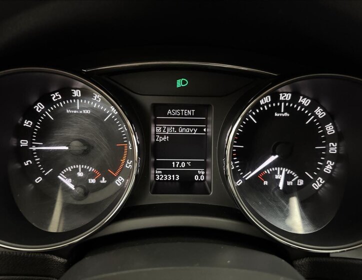 Škoda Superb Kombi 2,0 l 103 kw