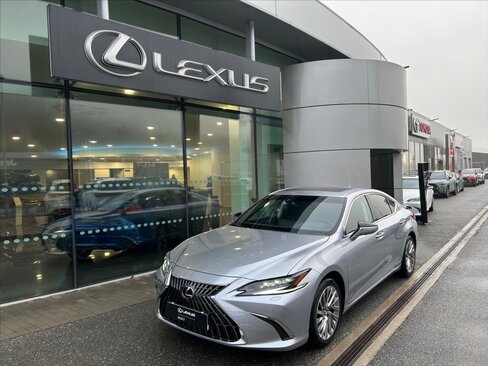 Lexus ES 300h Sedan / Limuzína 2,5 l 160 kw