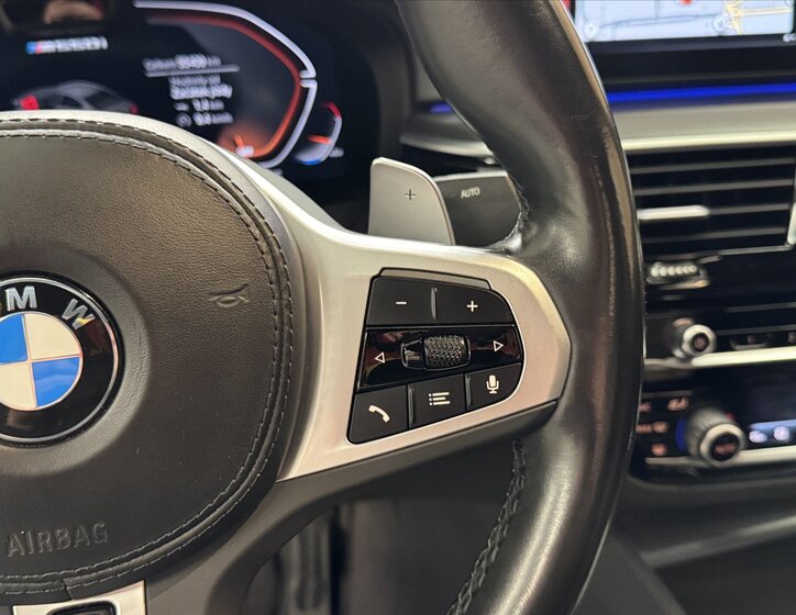 BMW Řada 5 Sedan / Limuzína 4,4 l 390 kw