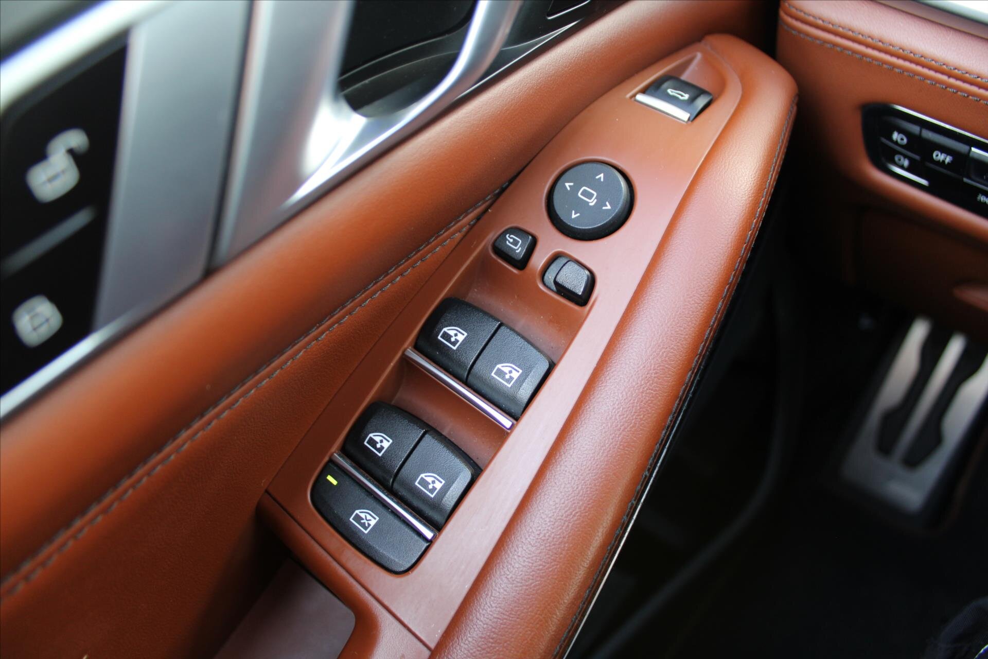 BMW X5 SUV / Terénní 4,4 l 390 kw