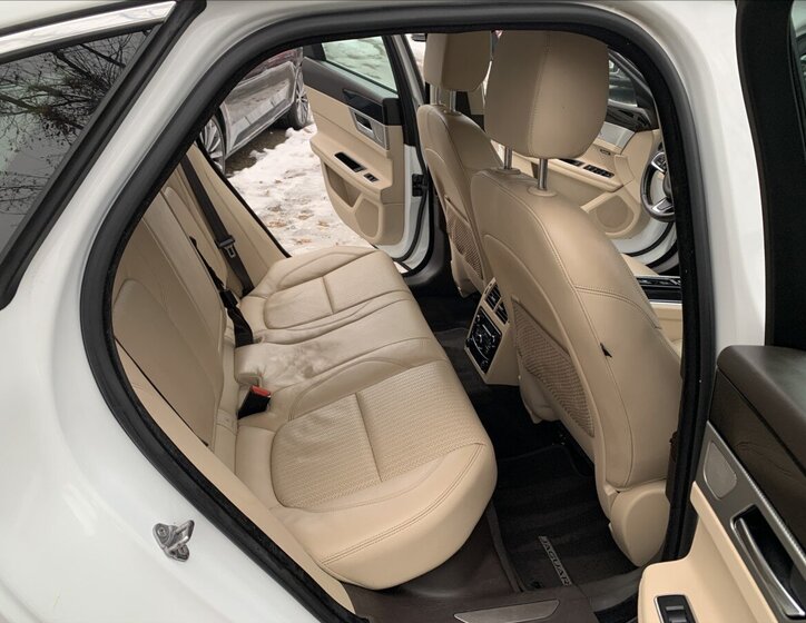 Jaguar XF Sedan 2,0 l 132 kw