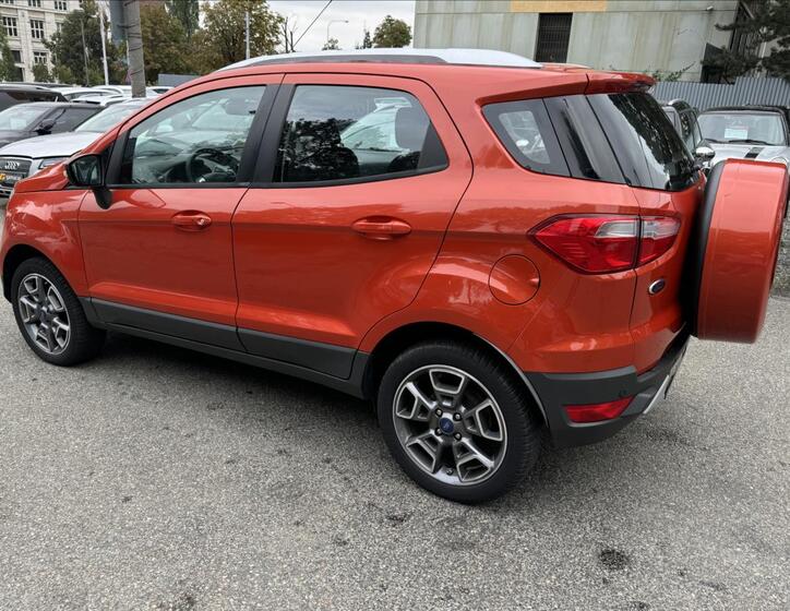 Ford EcoSport 6