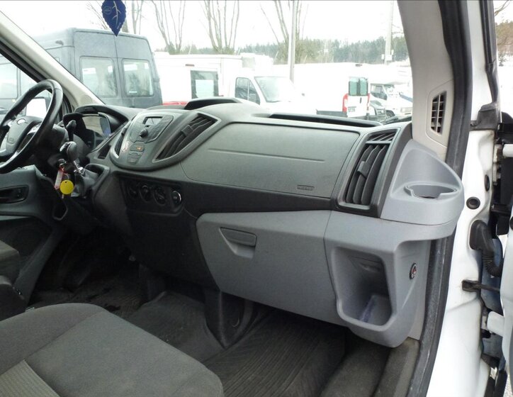 Ford Transit Skříň 2,2 l 74 kw