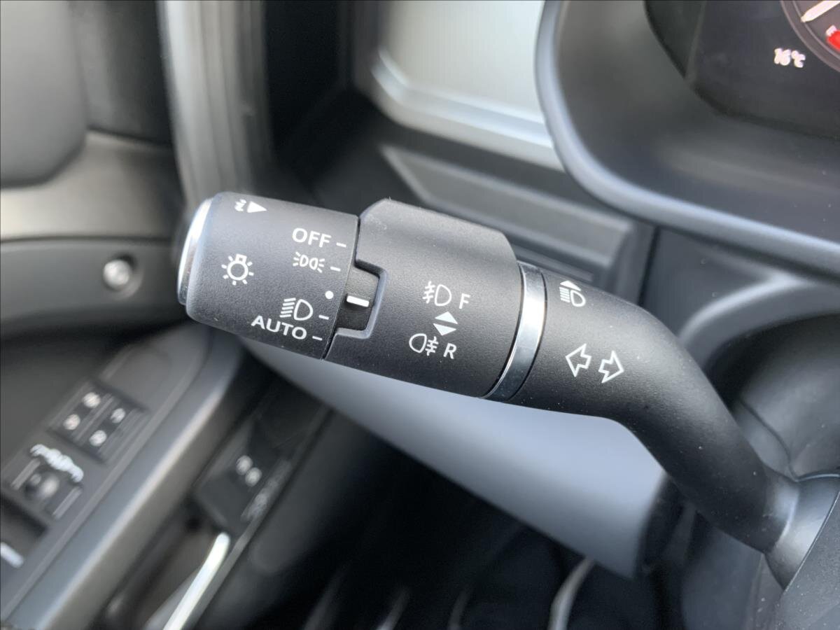 Land Rover Defender SUV 3,0 l 221 kw