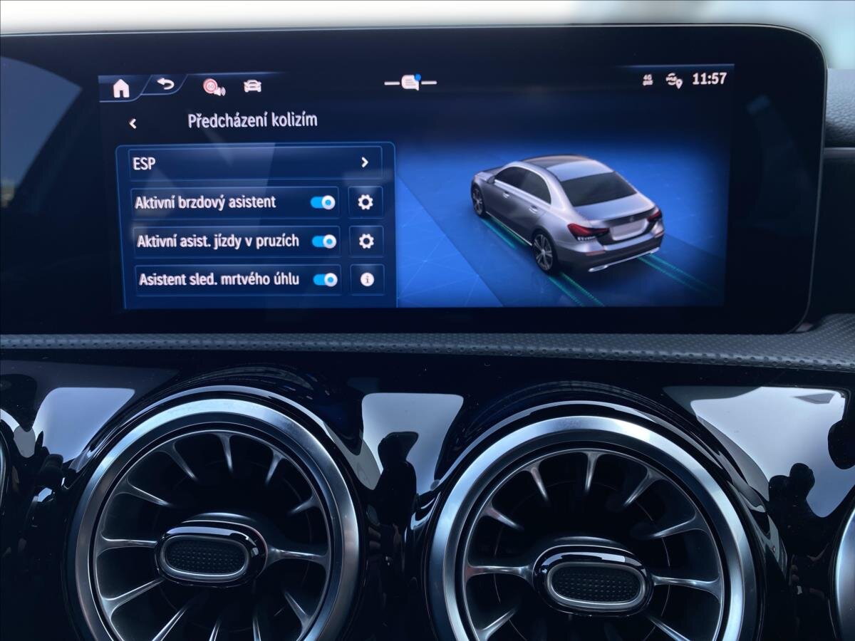 Mercedes-Benz Třídy A Sedan / Limuzína 1,3 l 120 kw