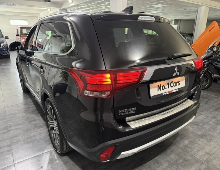 Mitsubishi Outlander SUV / Terénní 2,3 l 110 kw