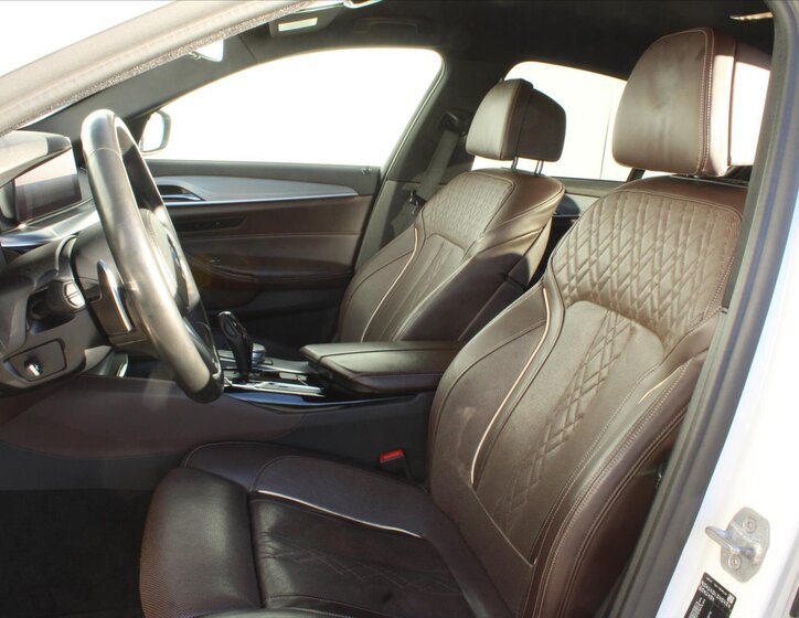 BMW Řada 5 Sedan / Limuzína 3,0 l 250 kw